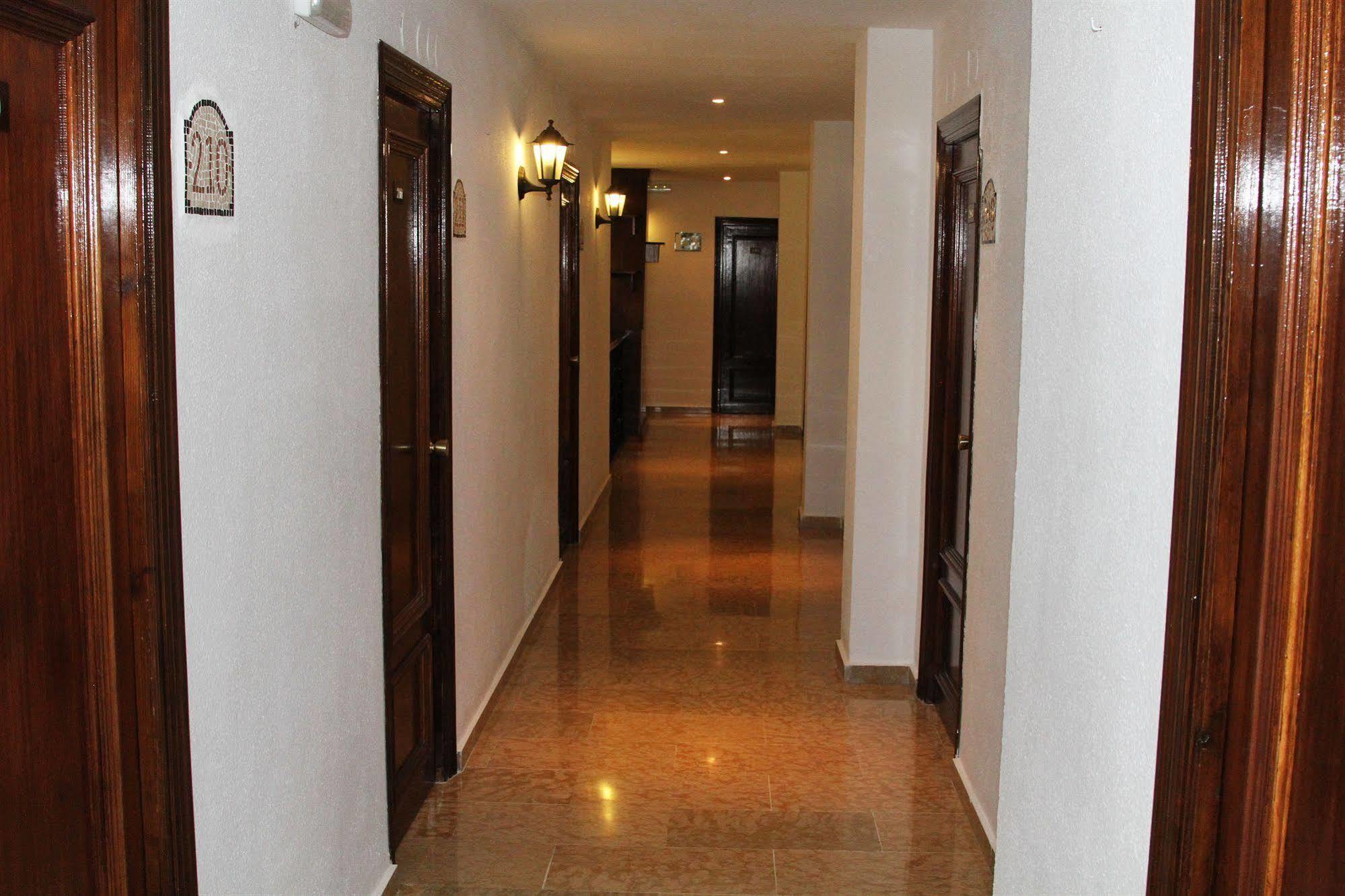Hotel Puerta Nazari Orgiva Buitenkant foto